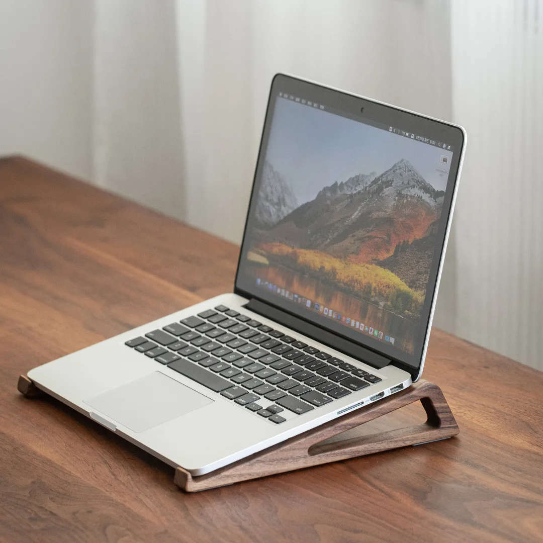 HeMu Walnut Wood Laptop Stand  - مراجعة Laptop Stand Bamboo وسعره